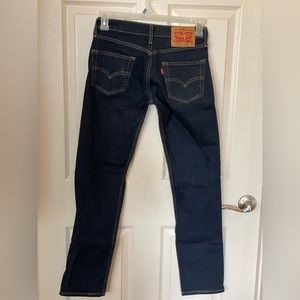 Selling Levi’s Mens Jeans, 28W x 32L Dark Wash $25
